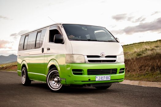 Toyota HiAce Commuter